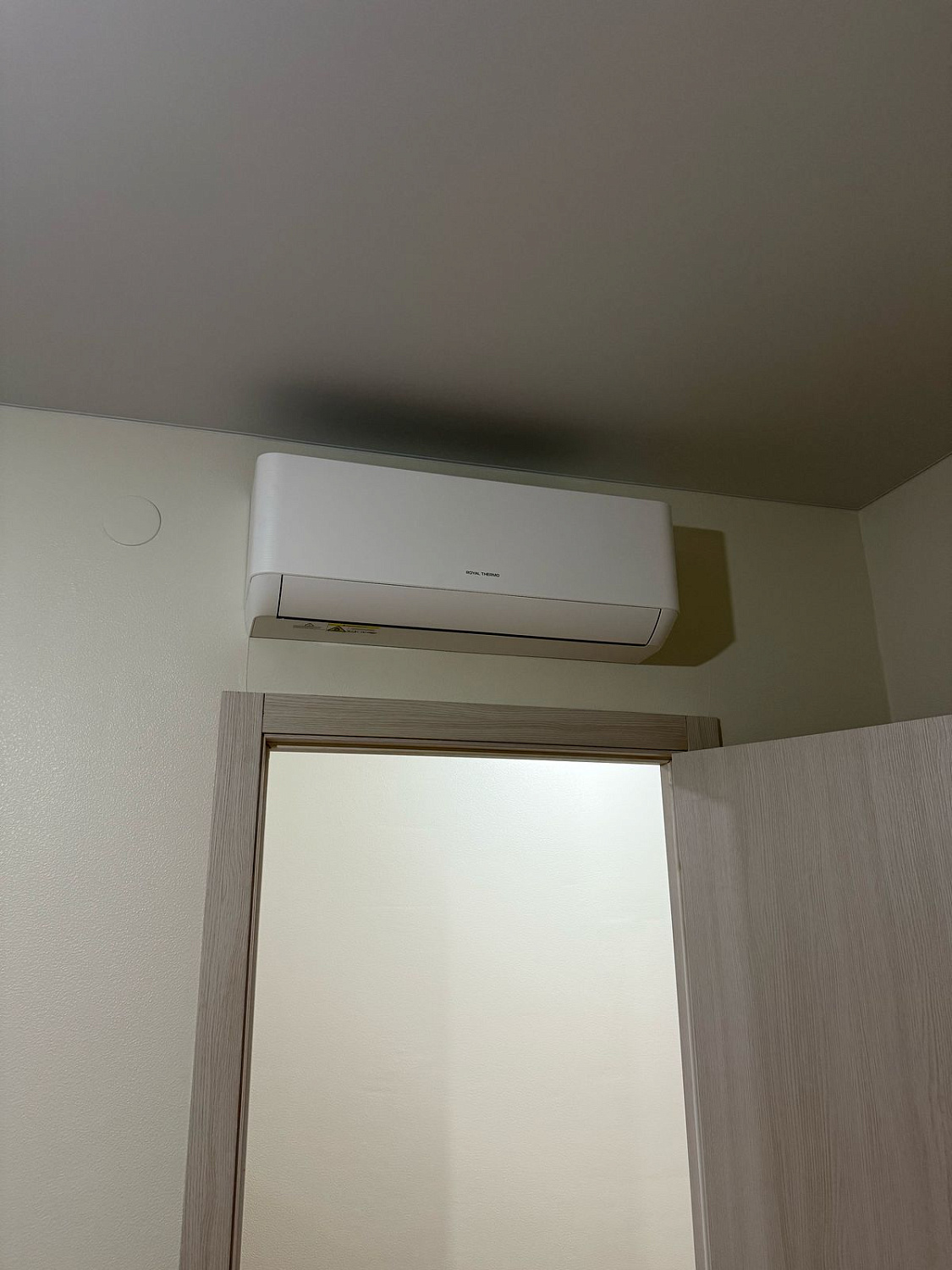 Royal Thermo установленные кондиционеры